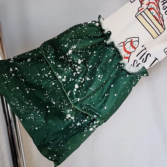 SHEIN Green and White 'Tis the Season Pajama Set - Picture 8 of 8